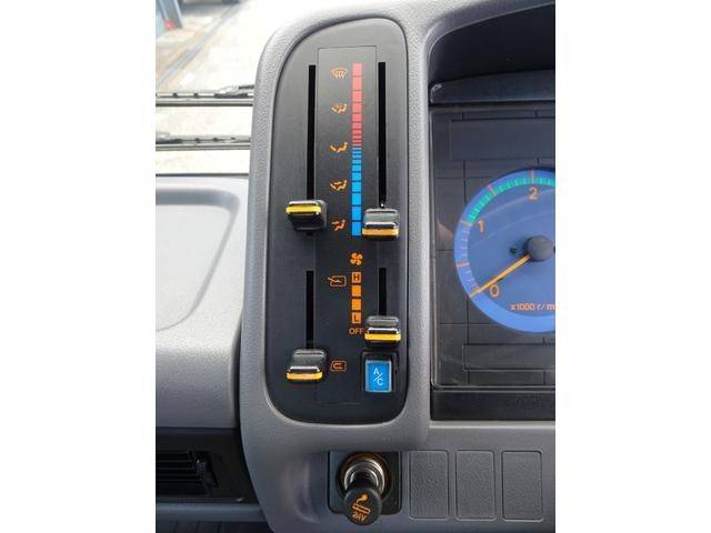 トヨタダイナセーフティローダー小型（2t・3t）[写真28]