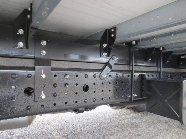 三菱ふそうキャンターアルミウイング小型（2t・3t）[写真10]