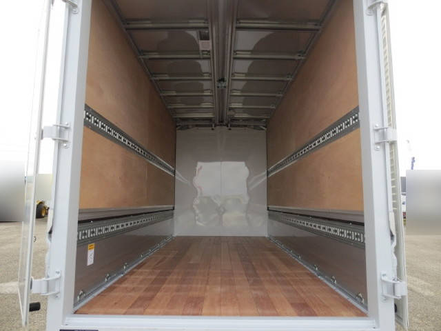 三菱ふそうキャンターアルミウイング小型（2t・3t）[写真09]