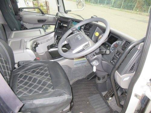 日産クオンアルミウイング大型（10t）[写真14]