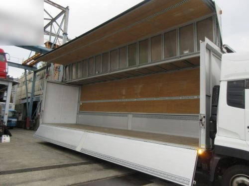 日産クオンアルミウイング大型（10t）[写真05]