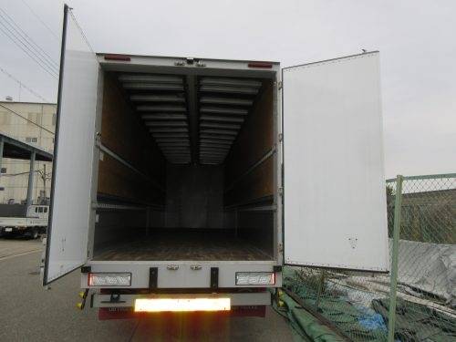 日産クオンアルミウイング大型（10t）[写真07]