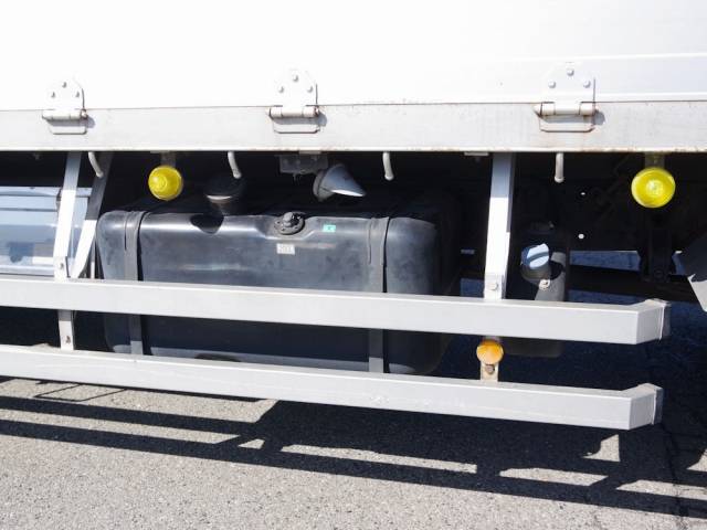 三菱ふそうファイターアルミブロック中型（4t）[写真11]