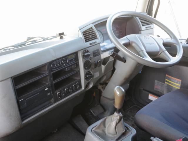 三菱ふそうファイターアルミブロック中型（4t）[写真21]