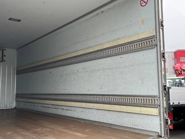UDトラックスコンドル冷凍車（冷蔵車）中型（4t）[写真08]