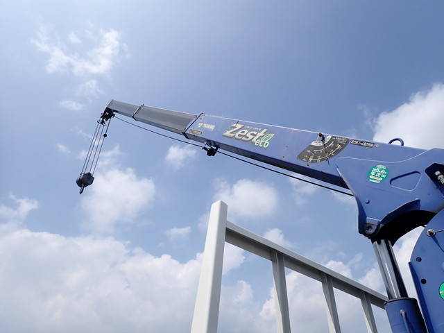 いすゞエルフクレーン3段小型（2t・3t）[写真17]