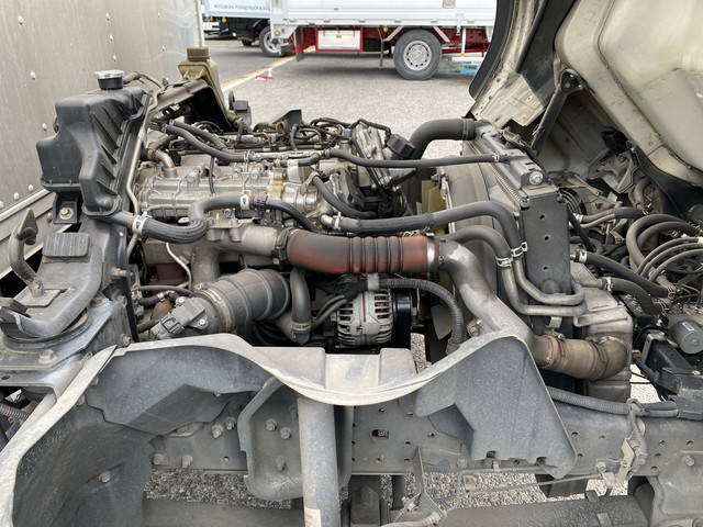 三菱ふそうキャンターアルミバン小型（2t・3t）[写真23]