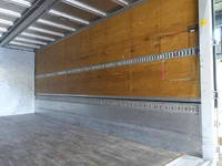 いすゞフォワードアルミウイング中型（4t）[写真14]