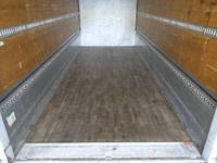 いすゞフォワードアルミウイング中型（4t）[写真16]