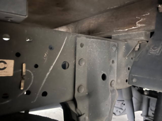 いすゞエルフ平ボディ小型（2t・3t）[写真15]