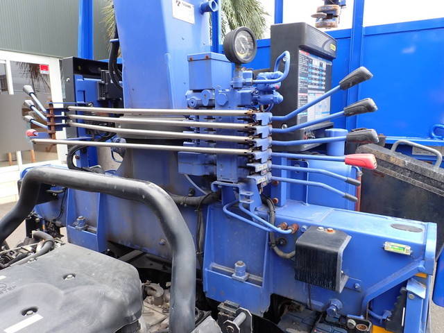 いすゞエルフクレーン3段小型（2t・3t）[写真22]