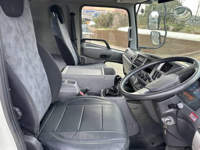 UDトラックスコンドルセルフクレーン3段増トン（6t・8t）[写真28]