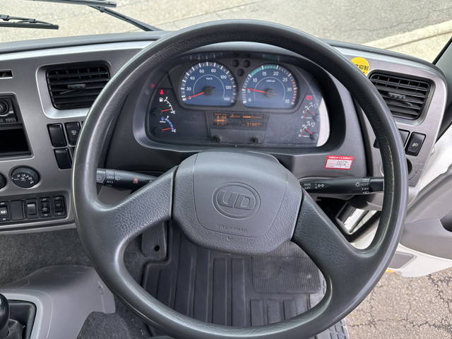 UDトラックスコンドルセルフクレーン3段増トン（6t・8t）[写真32]