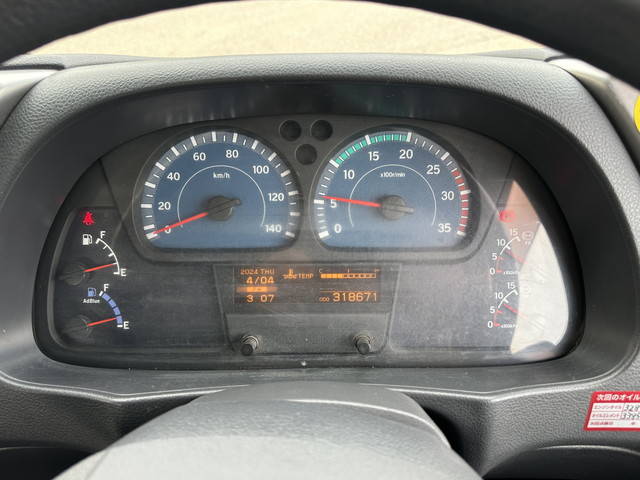 UDトラックスコンドルセルフクレーン3段増トン（6t・8t）[写真34]