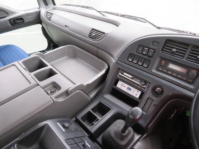 いすゞギガミキサー車（コンクリートミキサー）大型（10t）[写真13]