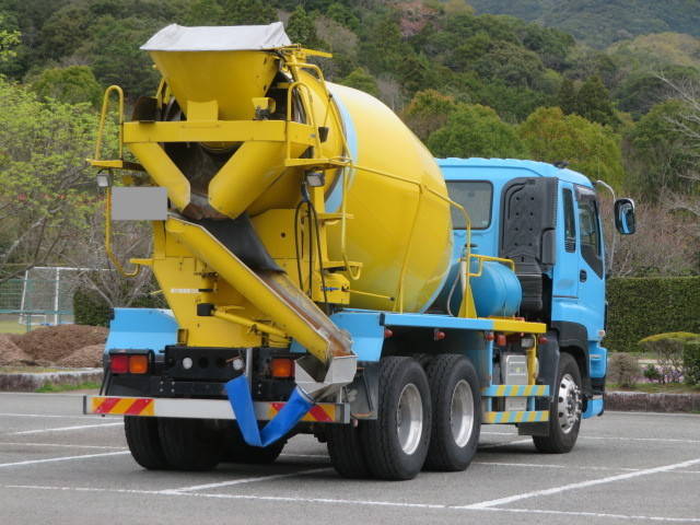 いすゞギガミキサー車（コンクリートミキサー）大型（10t）[写真02]