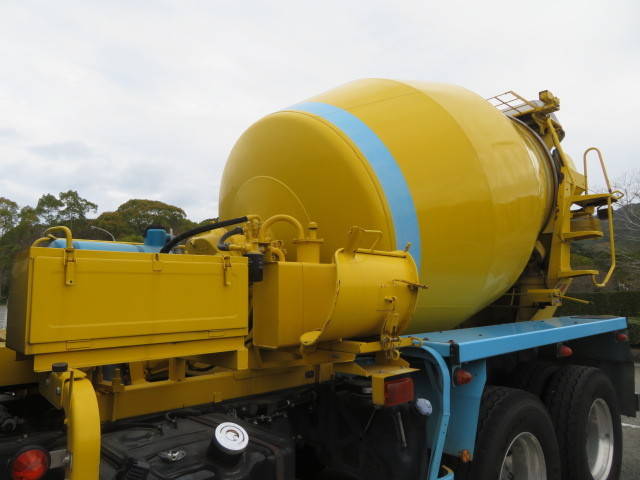 いすゞギガミキサー車（コンクリートミキサー）大型（10t）[写真21]