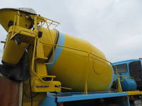 いすゞギガミキサー車（コンクリートミキサー）大型（10t）[写真23]