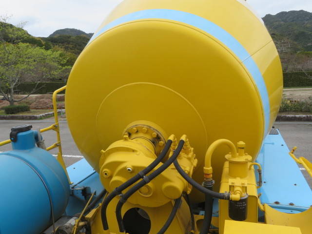 いすゞギガミキサー車（コンクリートミキサー）大型（10t）[写真23]