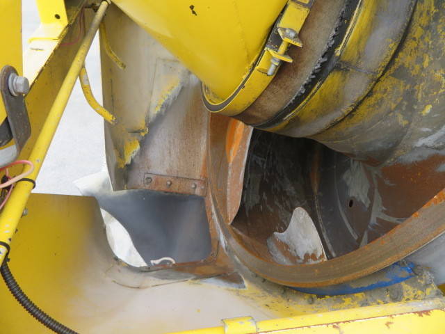 いすゞギガミキサー車（コンクリートミキサー）大型（10t）[写真27]