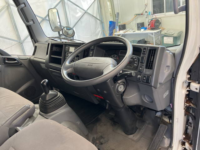 いすゞエルフ冷凍車（冷蔵車）小型（2t・3t）[写真34]