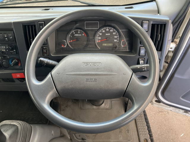 いすゞエルフ冷凍車（冷蔵車）小型（2t・3t）[写真35]