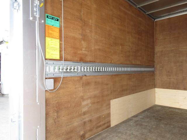 トヨタトヨエースアルミバン小型（2t・3t）[写真15]