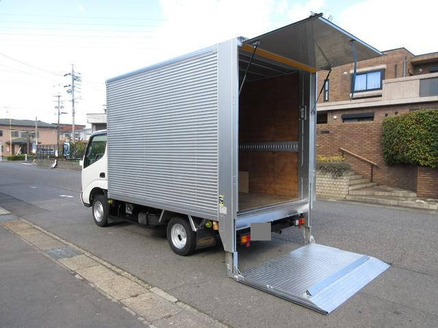 トヨタトヨエースアルミバン小型（2t・3t）[写真02]