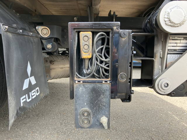 三菱ふそうキャンター平ボディ小型（2t・3t）[写真19]