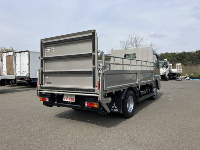 三菱ふそうキャンター平ボディ小型（2t・3t）[写真02]