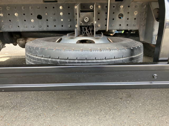 三菱ふそうキャンター平ボディ小型（2t・3t）[写真20]