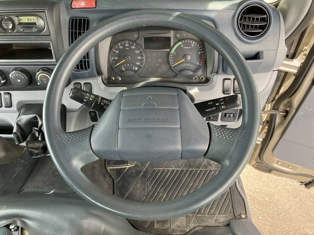 三菱ふそうキャンター平ボディ小型（2t・3t）[写真35]