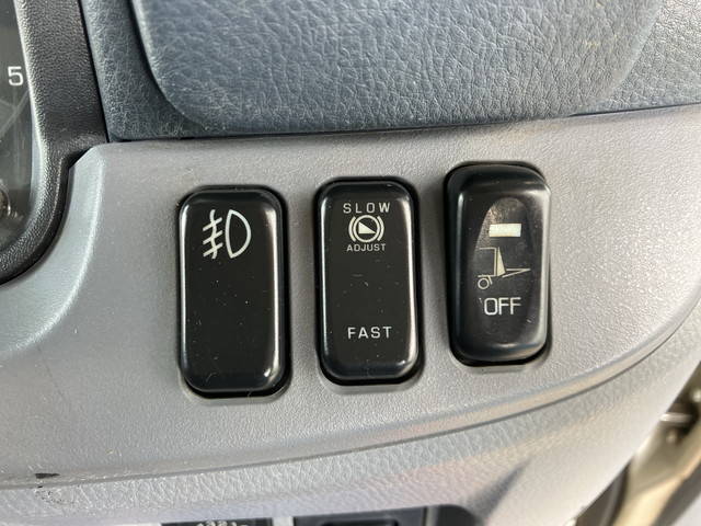 三菱ふそうキャンター平ボディ小型（2t・3t）[写真38]