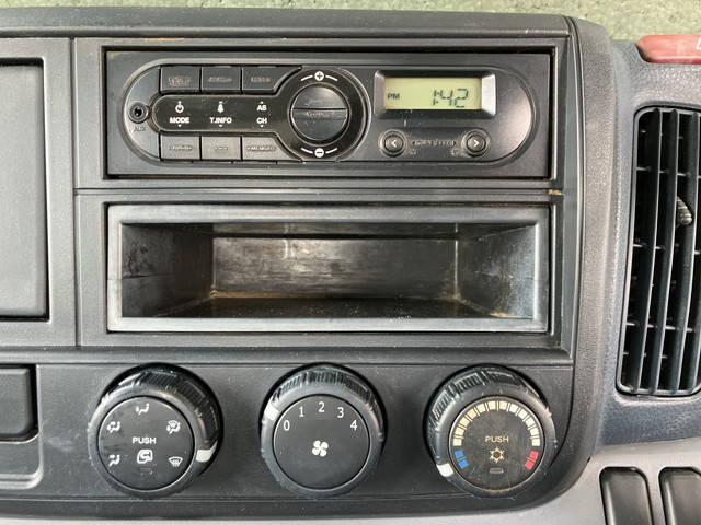 三菱ふそうキャンター平ボディ小型（2t・3t）[写真39]