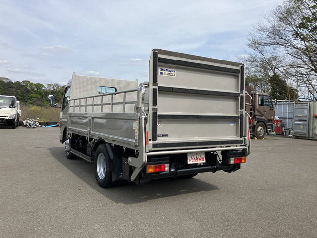 三菱ふそうキャンター平ボディ小型（2t・3t）[写真04]