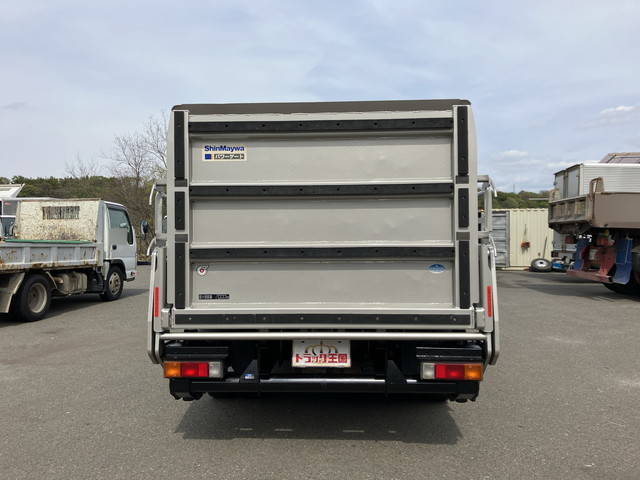 三菱ふそうキャンター平ボディ小型（2t・3t）[写真09]