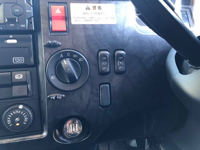 三菱ふそうファイタークレーン4段増トン（6t・8t）[写真30]