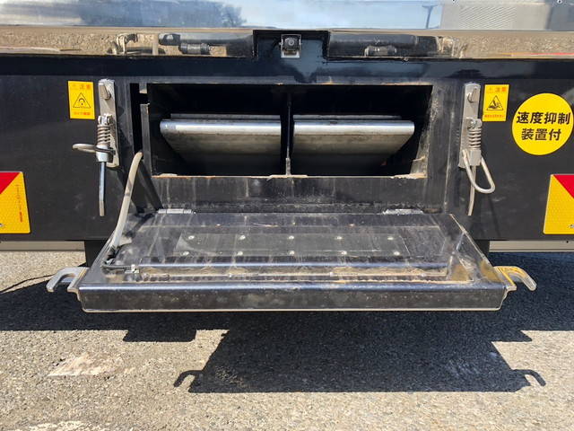 三菱ふそうファイタークレーン4段増トン（6t・8t）[写真08]