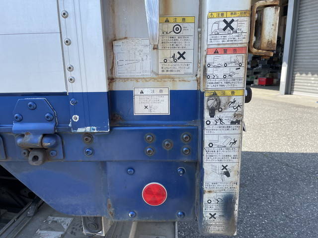 いすゞフォワードアルミウイング中型（4t）[写真15]