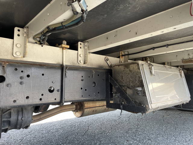 いすゞフォワードアルミウイング中型（4t）[写真24]