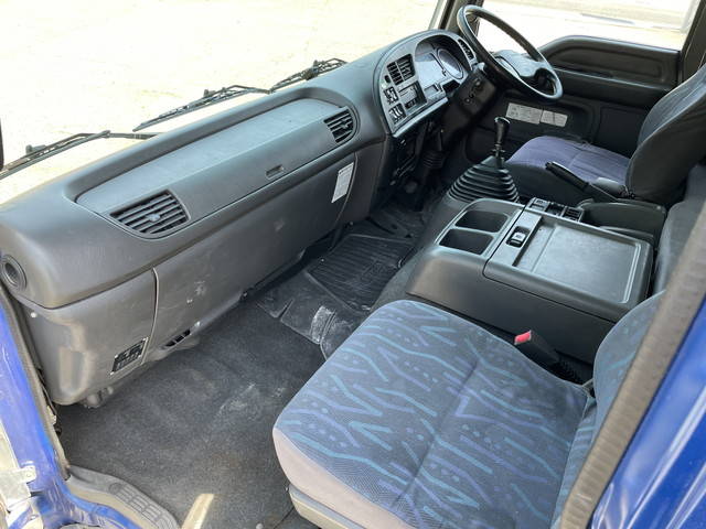 いすゞフォワードアルミウイング中型（4t）[写真30]