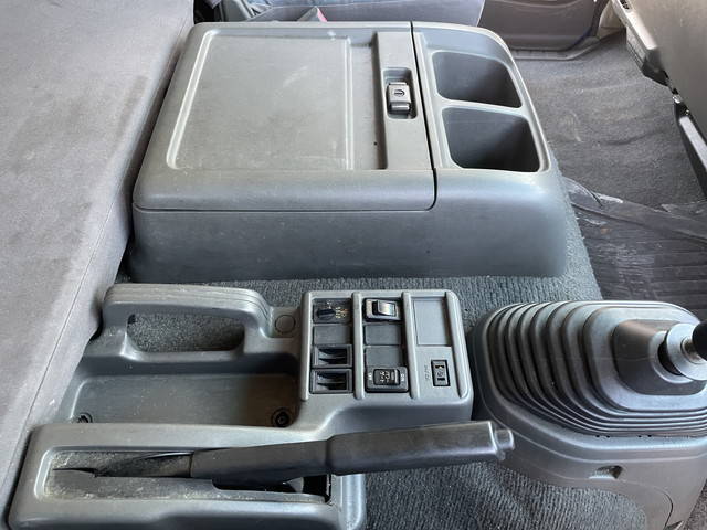 いすゞフォワードアルミウイング中型（4t）[写真34]