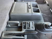 いすゞフォワードアルミウイング中型（4t）[写真34]