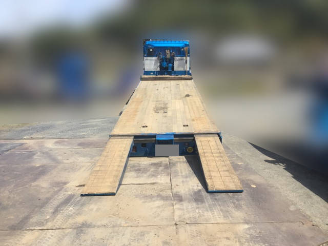 三菱ふそうスーパーグレートセルフローダー大型（10t）[写真11]