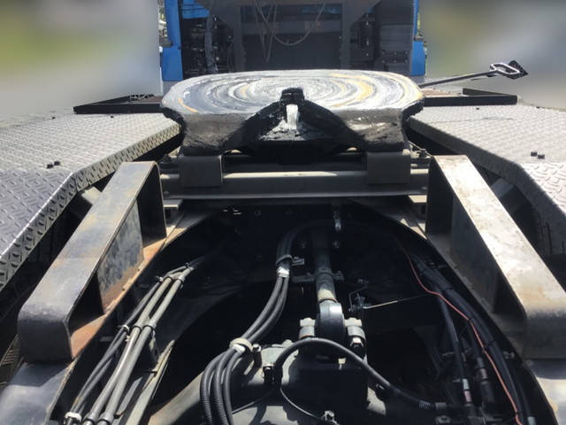 三菱ふそうスーパーグレートトレーラーヘッド（トラクターヘッド）大型（10t）[写真10]