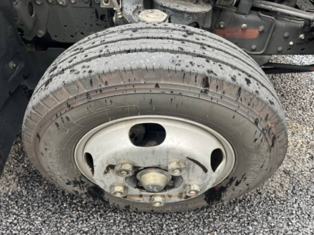 いすゞエルフ平ボディ小型（2t・3t）[写真11]