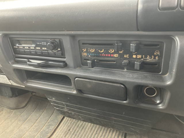 いすゞエルフ平ボディ小型（2t・3t）[写真27]