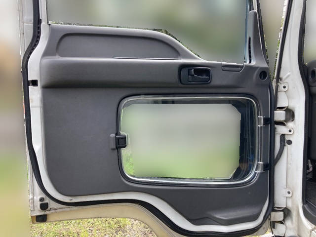 いすゞフォワードアルミウイング中型（4t）[写真27]