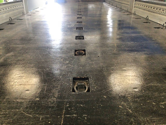 三菱ふそうスーパーグレートセルフクレーン4段大型（10t）[写真10]