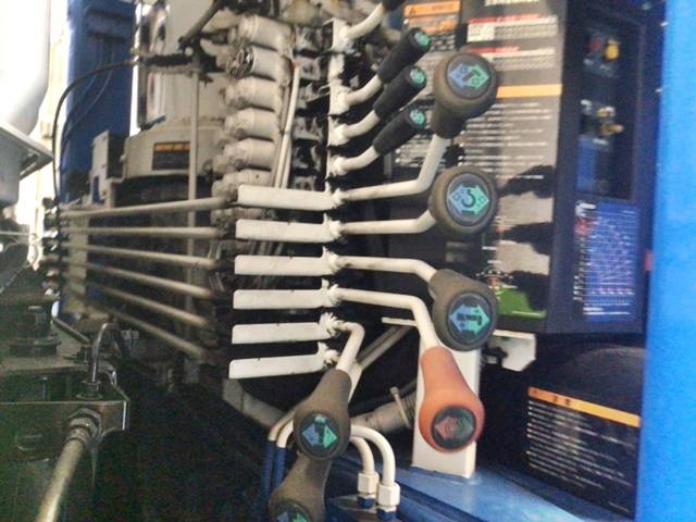 三菱ふそうスーパーグレートセルフクレーン4段大型（10t）[写真13]